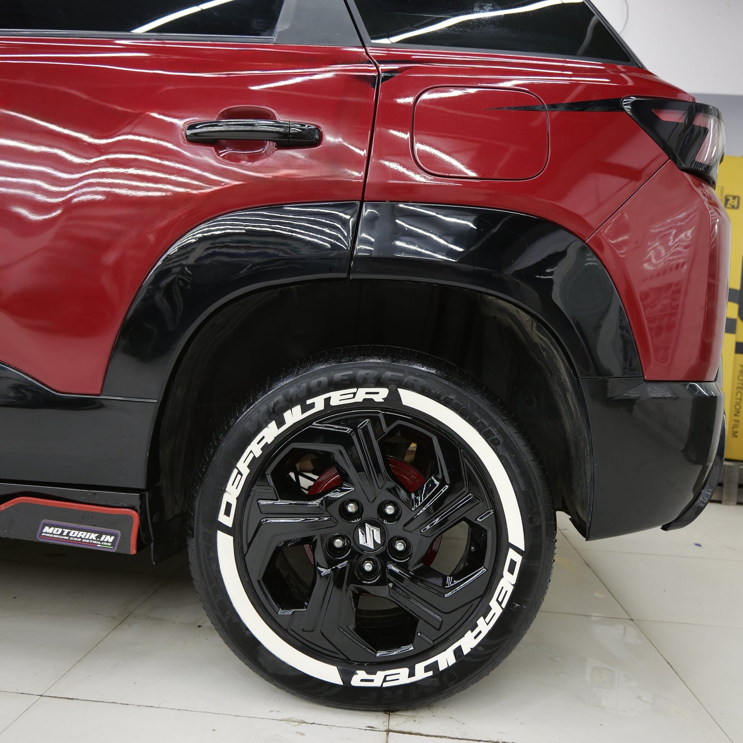 Motorik Defaulter(W) with Strips(W) Tyre Stickers - for 15 to 20-Inch (Set for 4 Wheels)