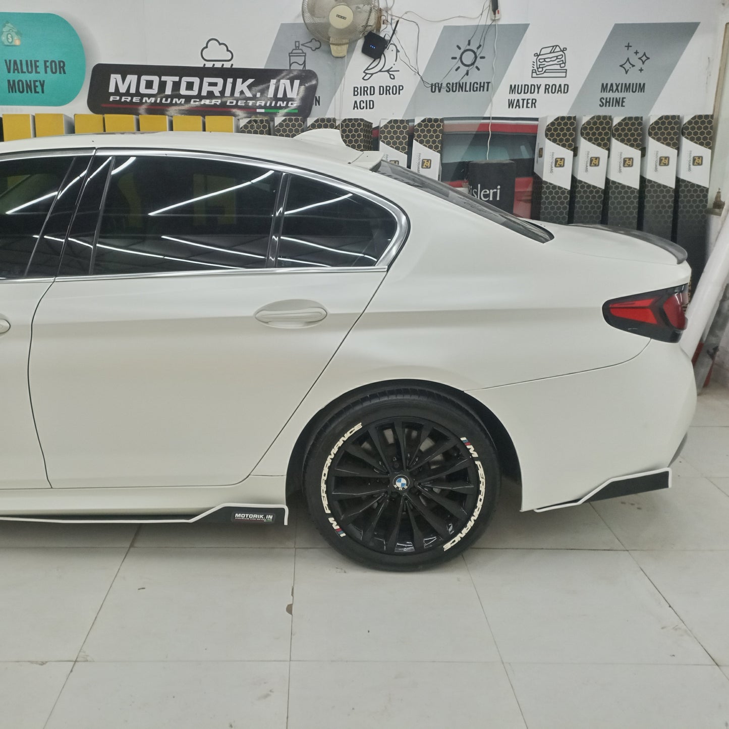 Motorik Detailing 7 PCS Splitters in use on a BMW featuring stylish bumper protectors