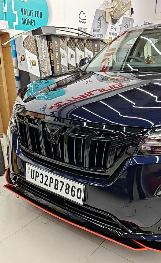 Motorik Detailing Mahindra XUV skirtings set including five splitters for enhanced vehicle styling