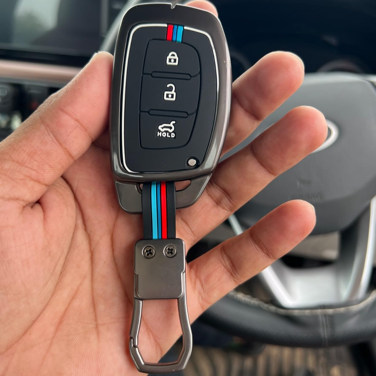 Motorik Metal Key Cover Compatible with HYUNDAI Alcazar, Hyundai I20, Creta, Venue, Tucson, Verna, Xcent, Aura, Elantra 3 Button Smart Key Feature Visibilitye In Low-Ligh Condition, Black