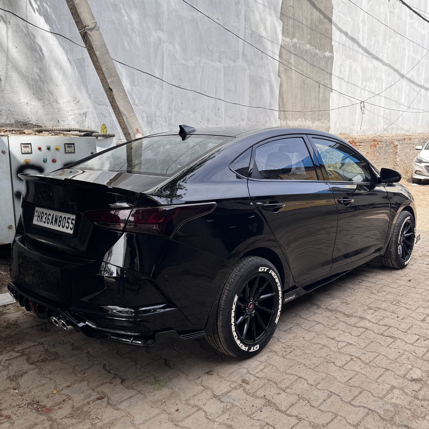 MOTORIK GT Performance (W) 3D Rubber Tire Stickers – Fits 14–21 Inch Wheels (Set of 4)