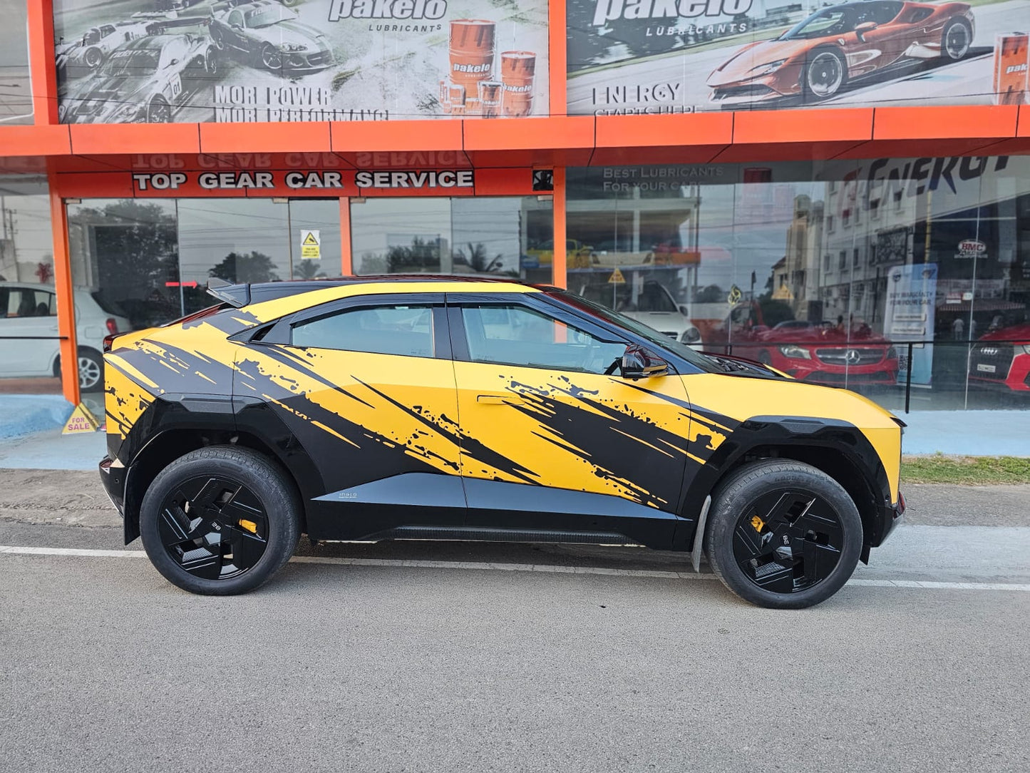 Mahindra BE 6 & XEV 9 GRAPHICS FOR SUV / E-SUV CARS Available For All Cars